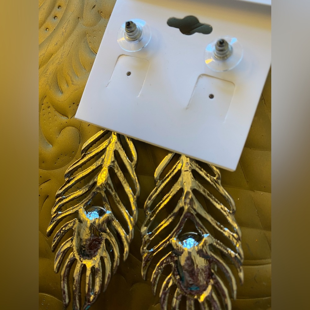 Crystal Leaf Earring - Picture 9 of 9
